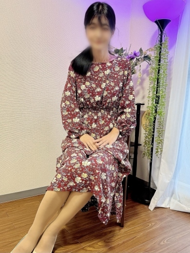 てる